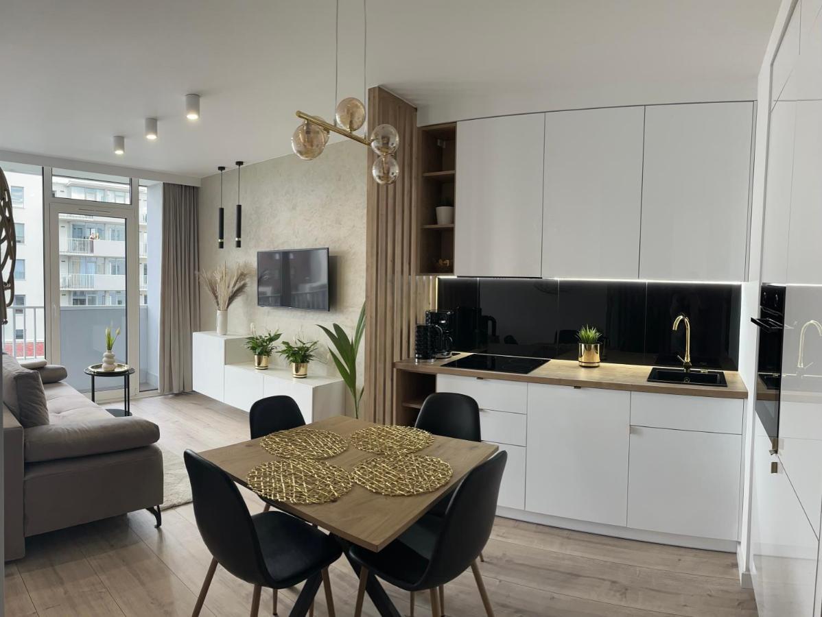 Nowoczesny Apartament Z Garazem Morelova Danzica Esterno foto