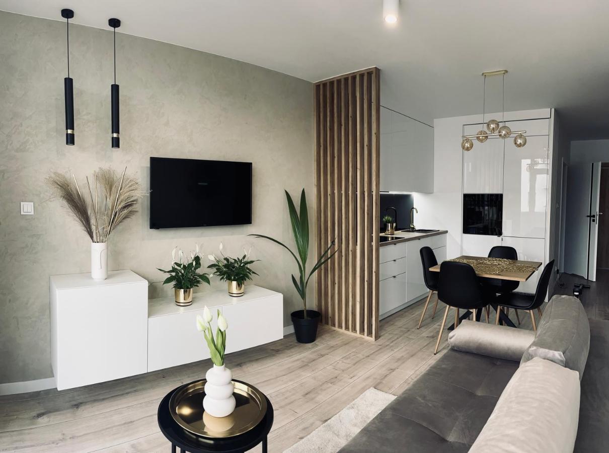 Nowoczesny Apartament Z Garazem Morelova Danzica Esterno foto